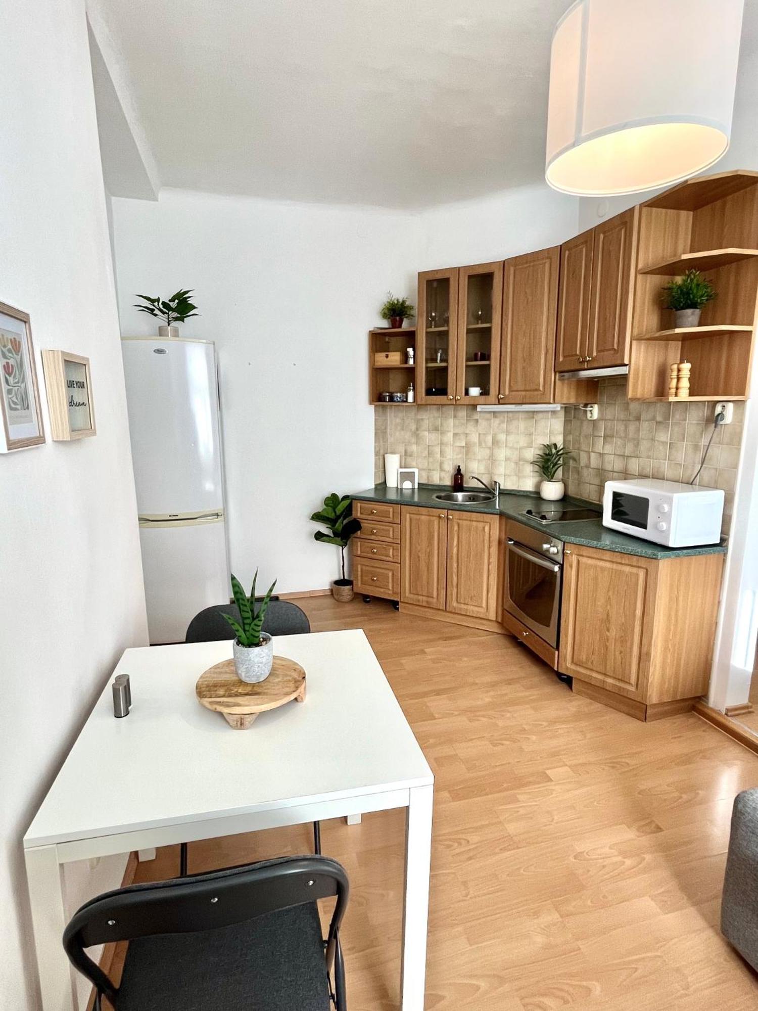 Apartment Caroline - Old Town, Ac Bratislava Exterior foto