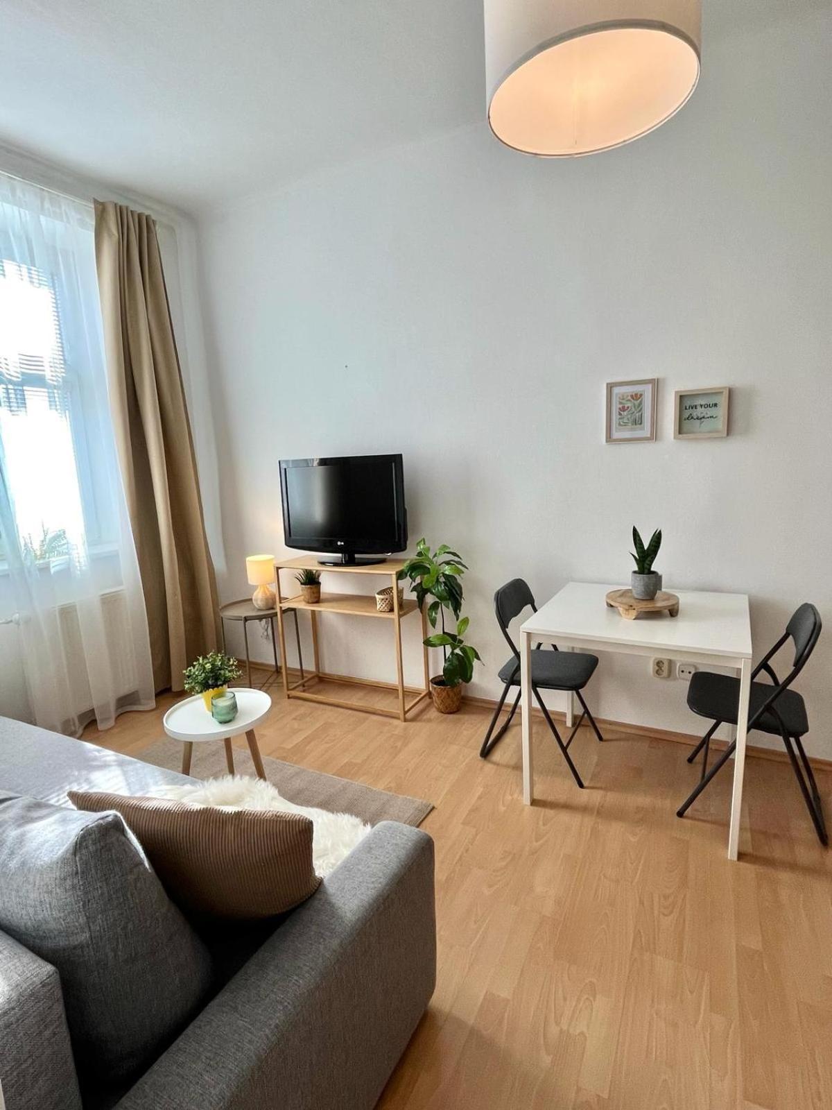 Apartment Caroline - Old Town, Ac Bratislava Exterior foto